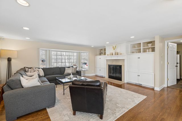 4645 Eastwood Road, Minnetonka, MN 55345