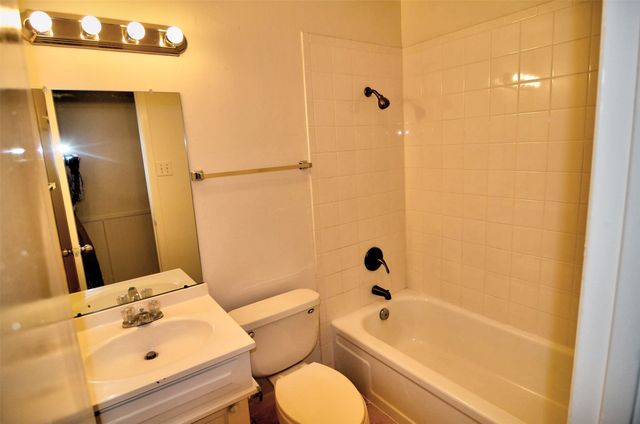 2017 Shenandoah Drive, Carrollton, TX 75007