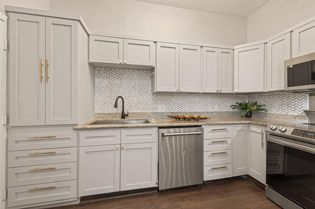 204 Marshall Street 3, Houston, TX 77006