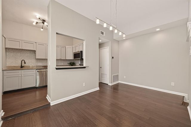 204 Marshall Street 3, Houston, TX 77006