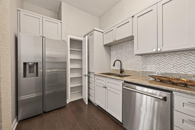 204 Marshall Street 3, Houston, TX 77006