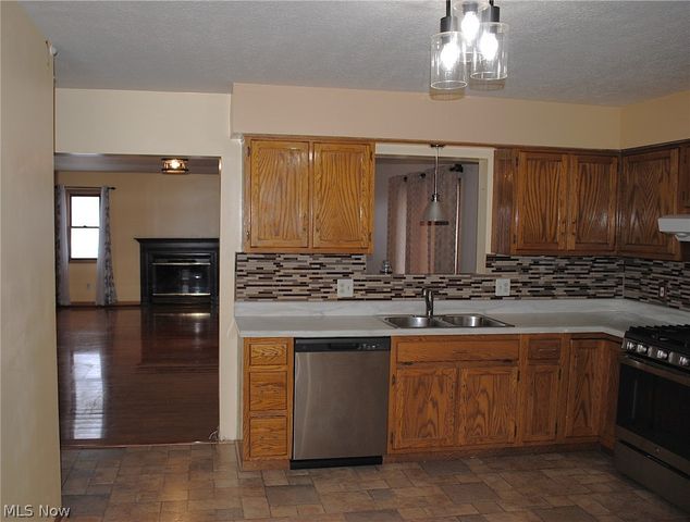 876 Hadcock Road, Brunswick, OH 44212