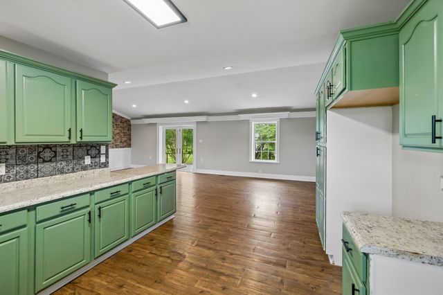 2804 Paran Pointe Dr, Cookeville, TN 38506