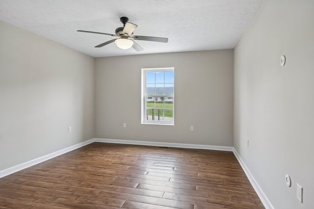 2804 Paran Pointe Dr, Cookeville, TN 38506