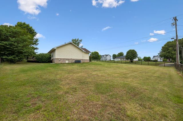 2804 Paran Pointe Dr, Cookeville, TN 38506