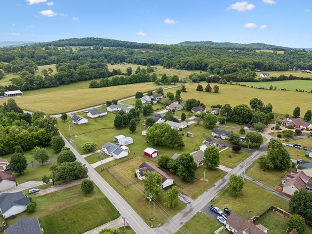 2804 Paran Pointe Dr, Cookeville, TN 38506