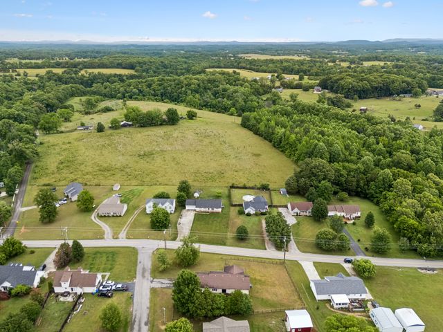 2804 Paran Pointe Dr, Cookeville, TN 38506