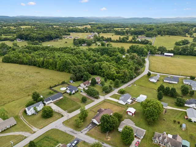2804 Paran Pointe Dr, Cookeville, TN 38506