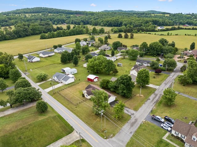 2804 Paran Pointe Dr, Cookeville, TN 38506