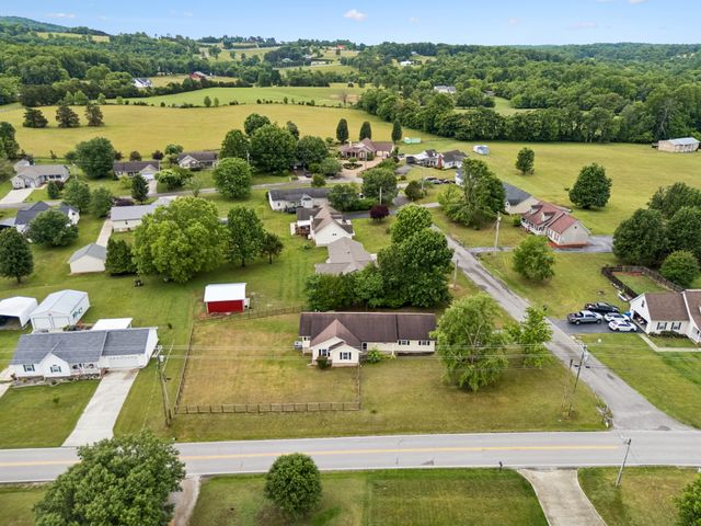2804 Paran Pointe Dr, Cookeville, TN 38506