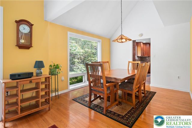 7942 Woodsbluff Run, Upper Macungie Twp, PA 18051