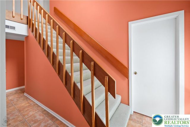 7942 Woodsbluff Run, Upper Macungie Twp, PA 18051