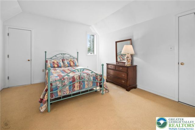 7942 Woodsbluff Run, Upper Macungie Twp, PA 18051