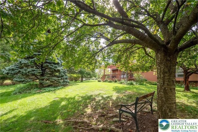 7942 Woodsbluff Run, Upper Macungie Twp, PA 18051
