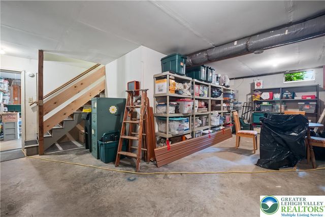 7942 Woodsbluff Run, Upper Macungie Twp, PA 18051