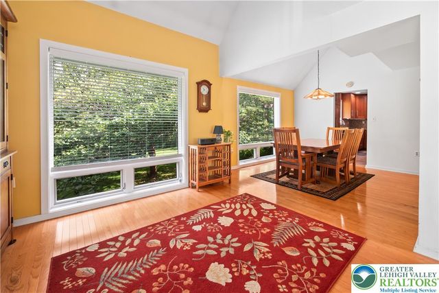 7942 Woodsbluff Run, Upper Macungie Twp, PA 18051