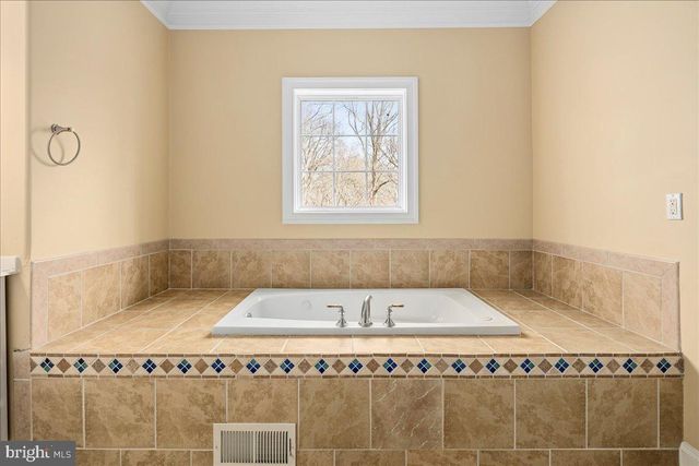 11846 CHAPEL RD, Clifton, VA 20124
