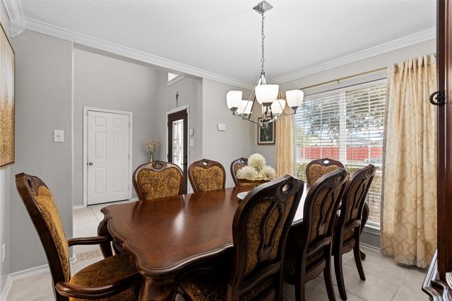 2705 7th Street N, Texas City, TX 77590