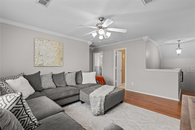 2705 7th Street N, Texas City, TX 77590