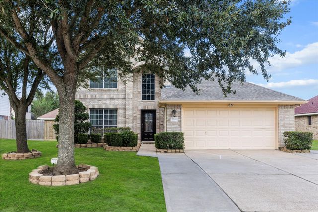 2705 7th Street N, Texas City, TX 77590