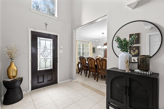 2705 7th Street N, Texas City, TX 77590