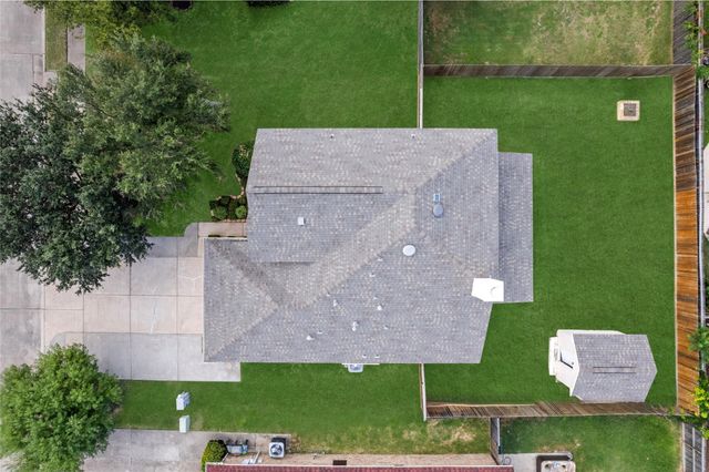 2705 7th Street N, Texas City, TX 77590