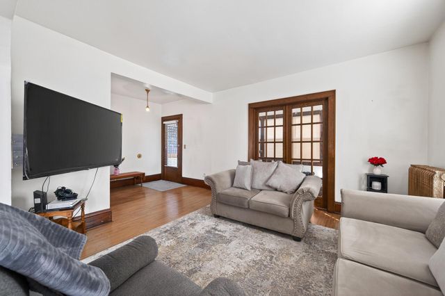 2125 N 6th Street, Minneapolis, MN 55411