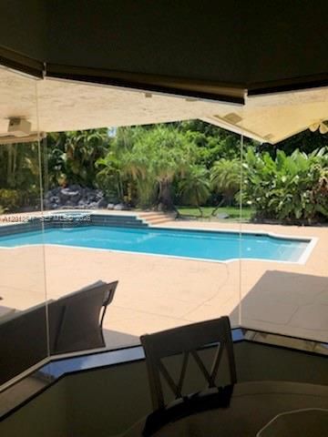 21070 N Sweetwater Ln N, Boca Raton, FL 33428