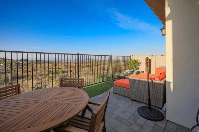 1728 Valley Oak Way, Oceanside, CA 92056