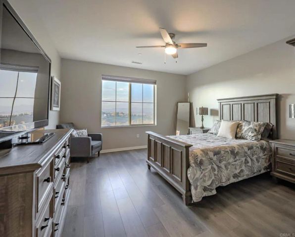 1728 Valley Oak Way, Oceanside, CA 92056