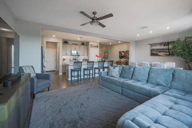 1728 Valley Oak Way, Oceanside, CA 92056