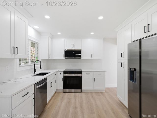 8651 Messmore Road, Shelby Charter Township, MI 48317