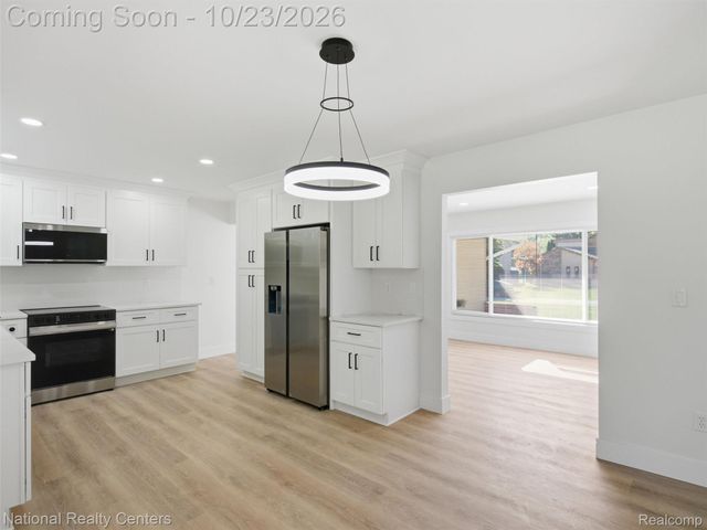 8651 Messmore Road, Shelby Charter Township, MI 48317