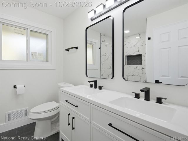 8651 Messmore Road, Shelby Charter Township, MI 48317