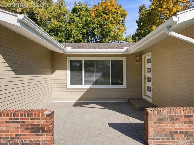 8651 Messmore Road, Shelby Charter Township, MI 48317