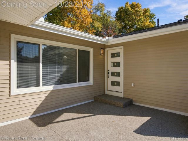 8651 Messmore Road, Shelby Charter Township, MI 48317