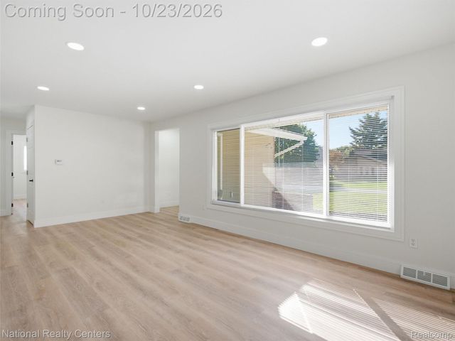 8651 Messmore Road, Shelby Charter Township, MI 48317