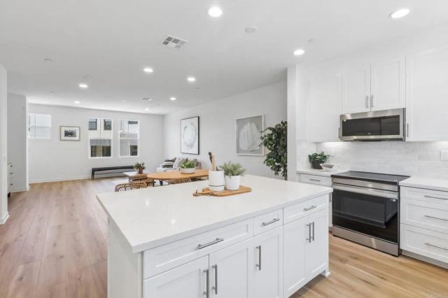 2639 Allium Way, Carlsbad, CA 92008