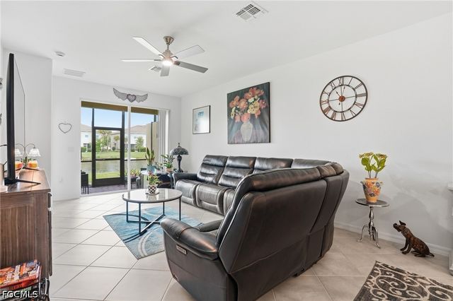 2621 Vine AVE, Naples, FL 34120