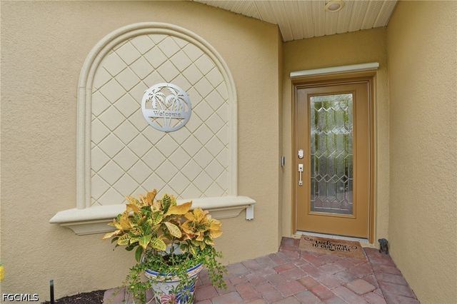 2621 Vine AVE, Naples, FL 34120