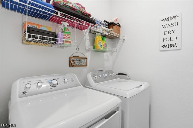 2621 Vine AVE, Naples, FL 34120