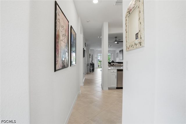 2621 Vine AVE, Naples, FL 34120