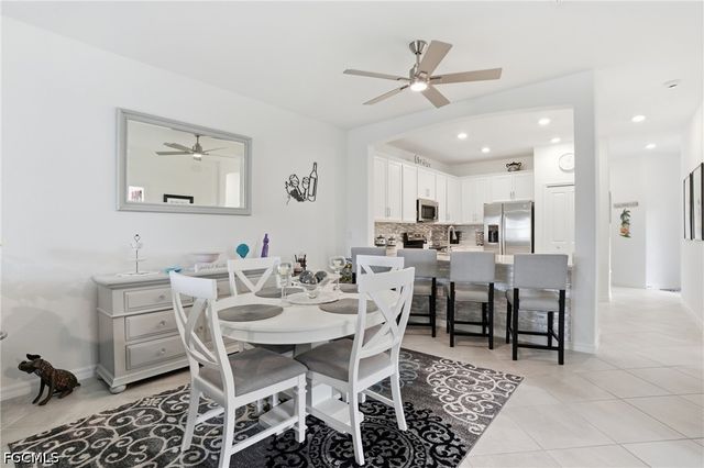 2621 Vine AVE, Naples, FL 34120