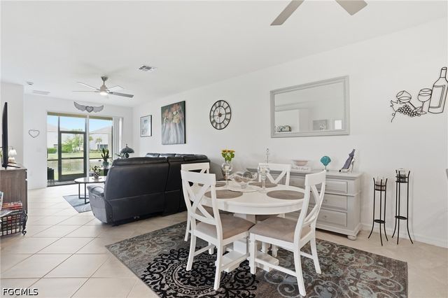 2621 Vine AVE, Naples, FL 34120