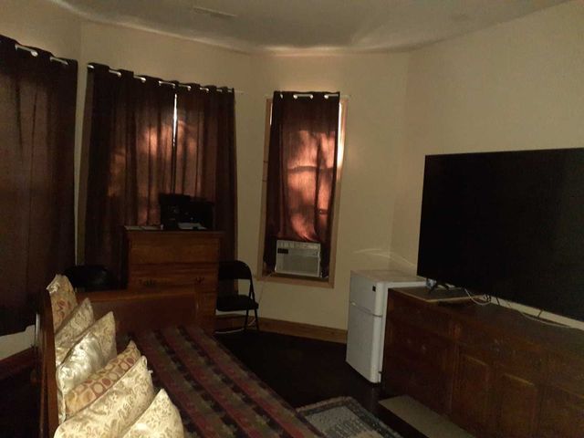 5514 S Winchester Avenue, Chicago, IL 60636