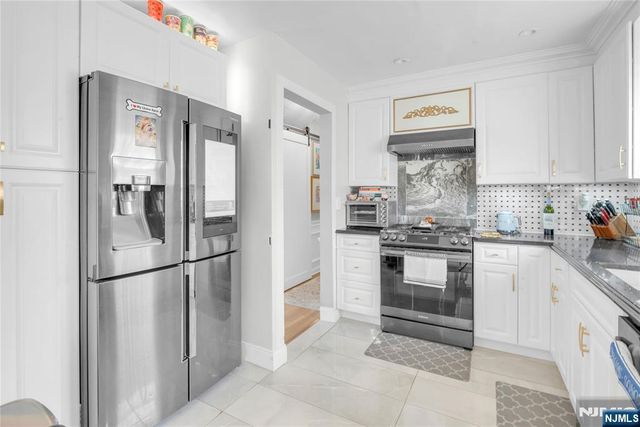 170 Tenafly Road, Englewood, NJ 07631