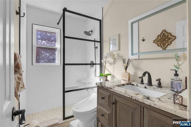 170 Tenafly Road, Englewood, NJ 07631