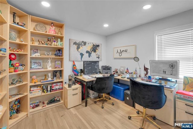 170 Tenafly Road, Englewood, NJ 07631