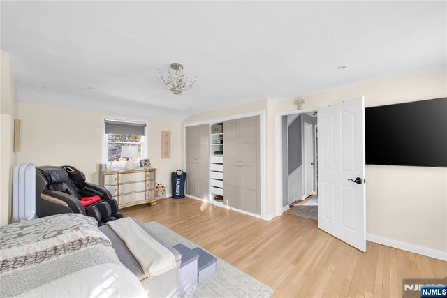 170 Tenafly Road, Englewood, NJ 07631