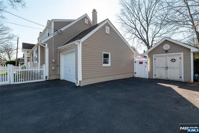 170 Tenafly Road, Englewood, NJ 07631